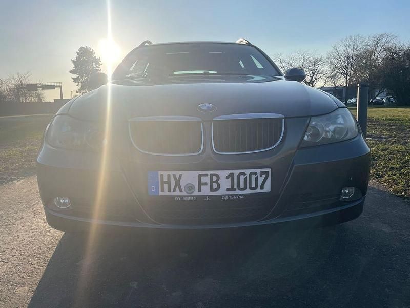 Gebraucht BMW 320 150 PS (110 kW) 2006 Grau Kombi