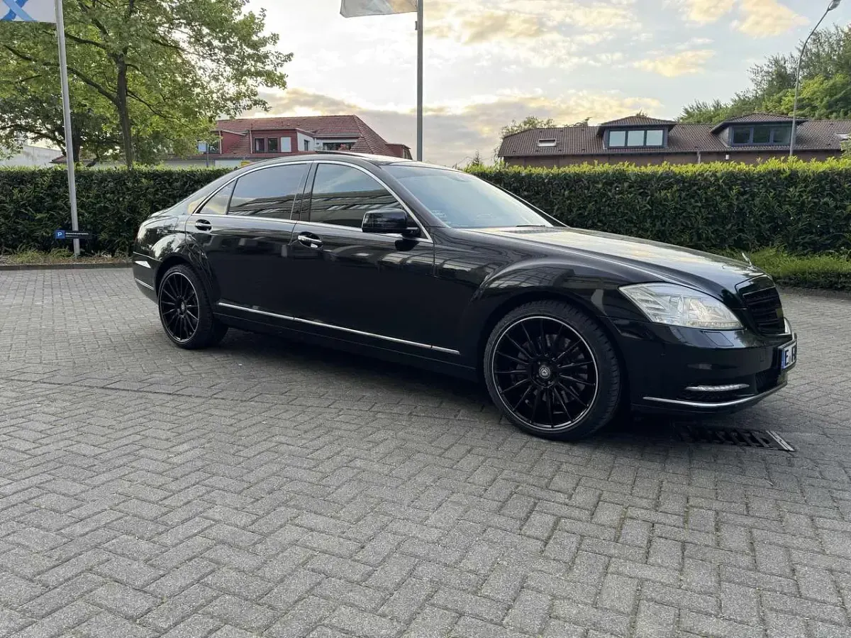 Gebraucht Mercedes S350 258 PS (189 kW) 2026 Schwarz Limousine