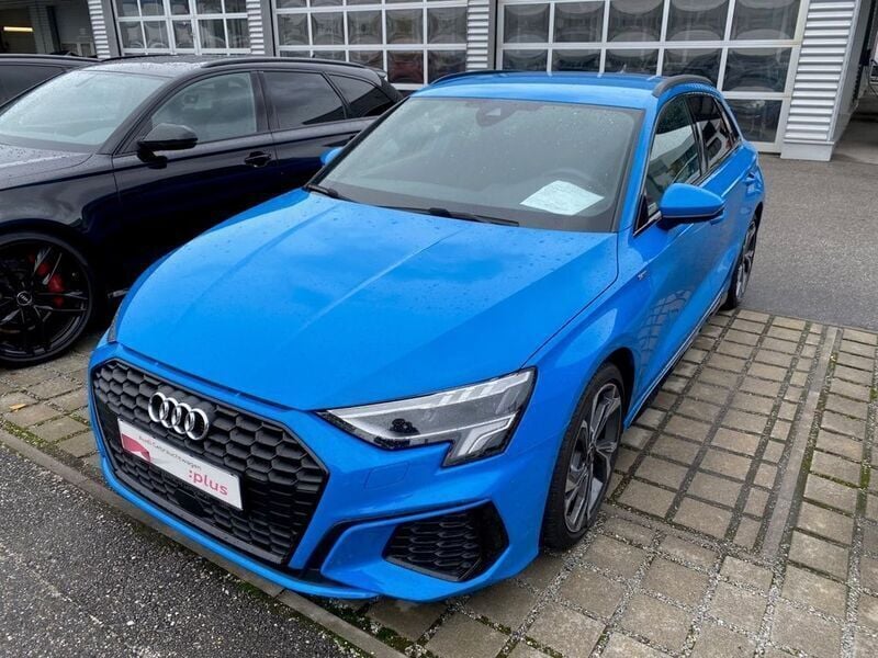 Blau Gebraucht 2021 Audi A3 Sportback S-Line Limousine | 25.000 € (Guter Preis) - Bild 1/4