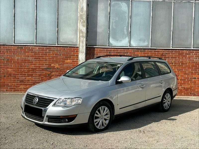 Usado VW Passat 105 HP (77 kW) 2006 Cinzento Carrinha