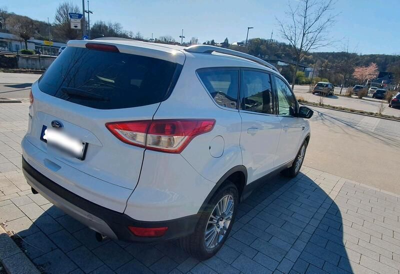 Weiß Gebraucht 2013 Ford Kuga Titanium SUV | 7.900 € (Fairer Preis) - Bild 1/4