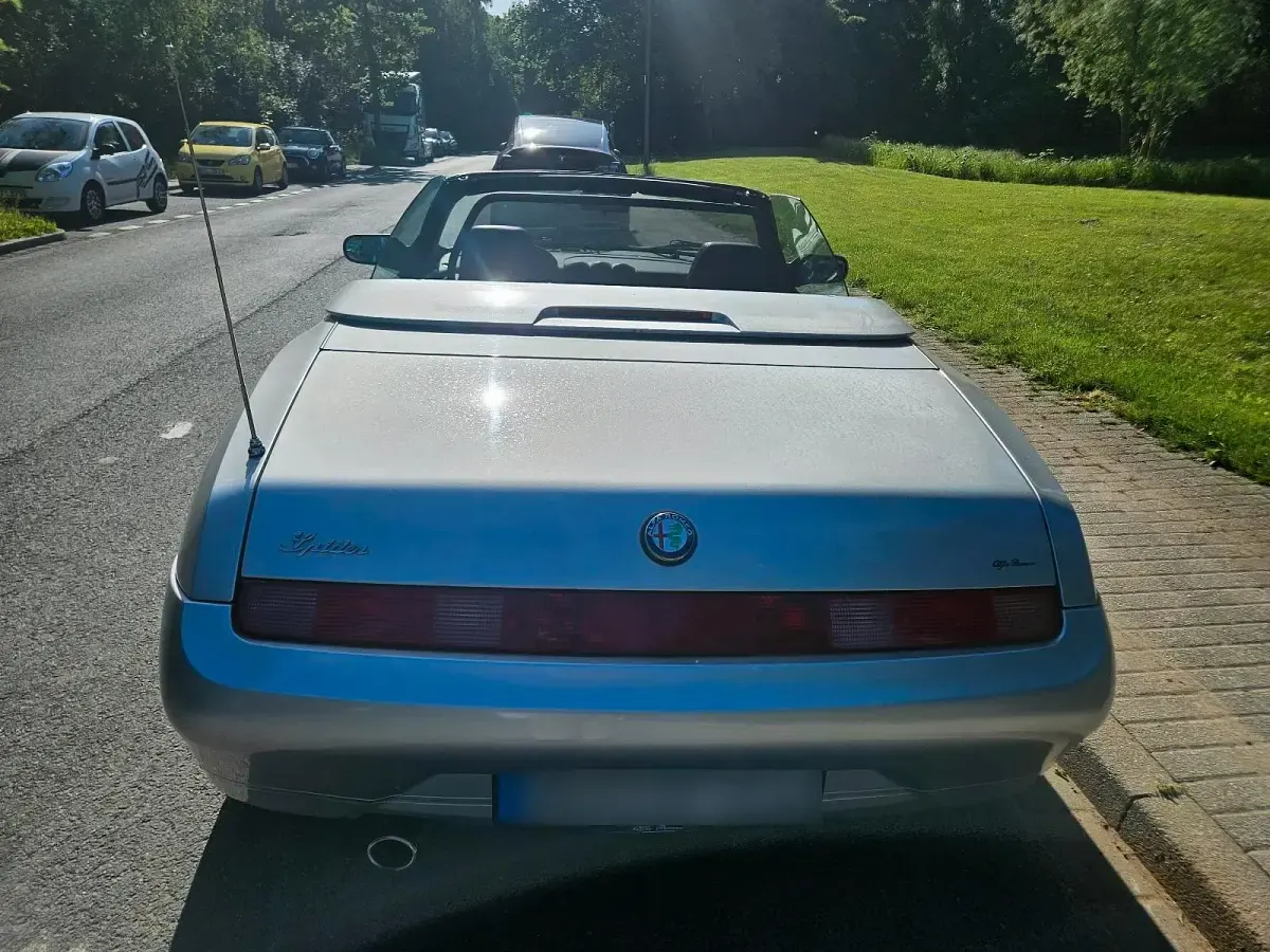 Gebraucht Alfa Romeo Spider 144 PS (105 kW) 2000 Silber Cabrio
