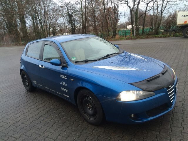 Gebraucht Alfa Romeo 147 163 PS (119 kW) 2006 Blau metallic Kleinwagen
