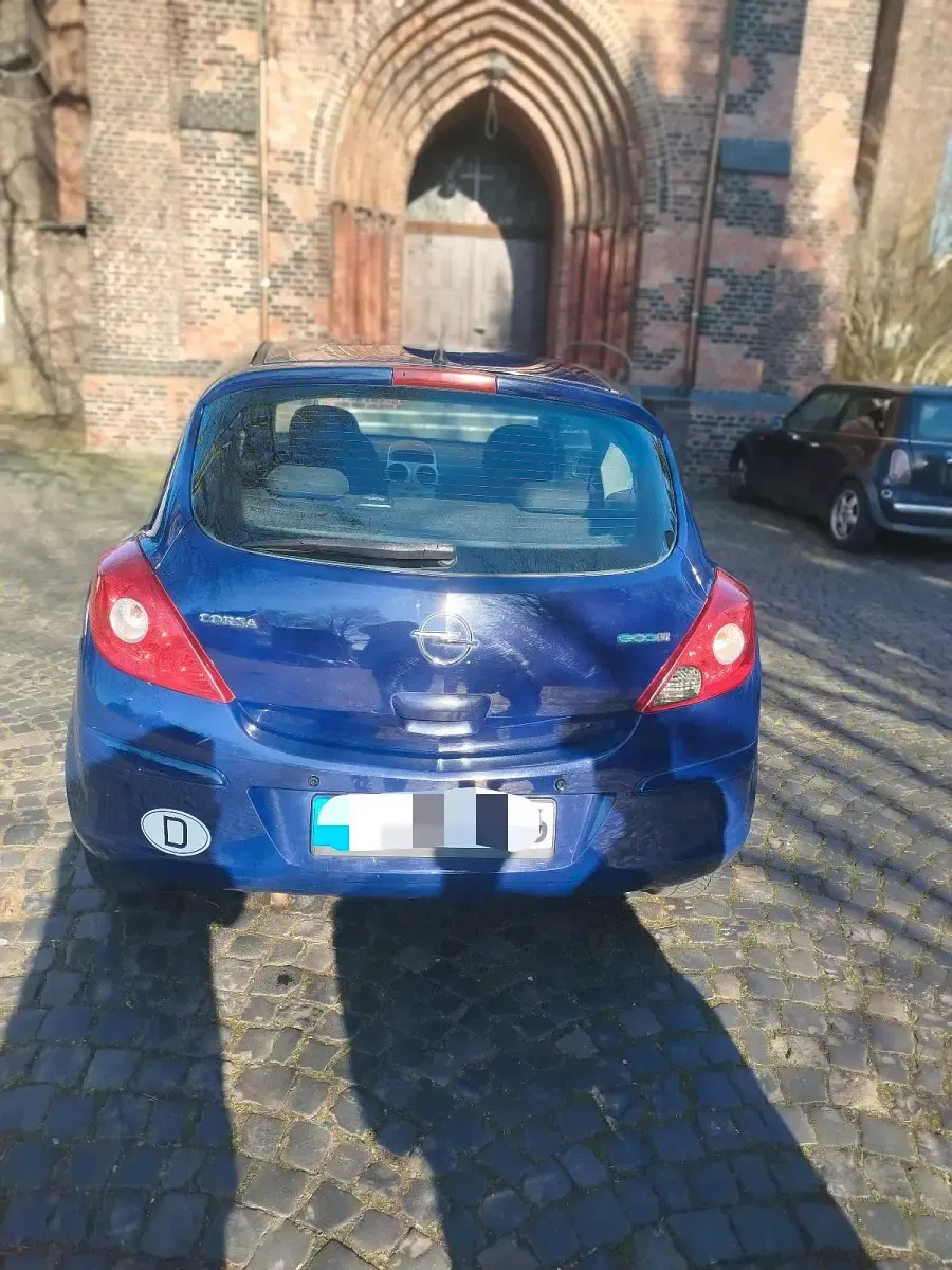 Używany Opel Corsa 66 KM (48 kW) 2009 Niebieski Hatchback