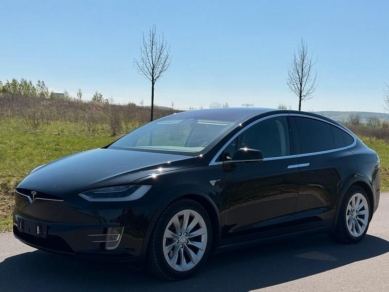 Second-hand Tesla Model X 306 kW (417 CP) 2017 Negru SUV