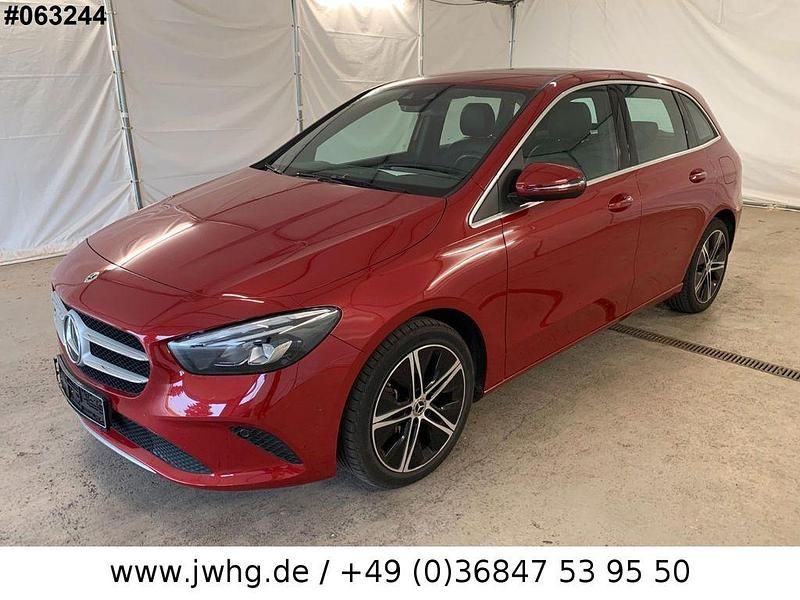 Rot Gebraucht 2022 Mercedes B250e Progressive Van / Kleinbus | 22.250 € (Superpreis) - Bild 1/4