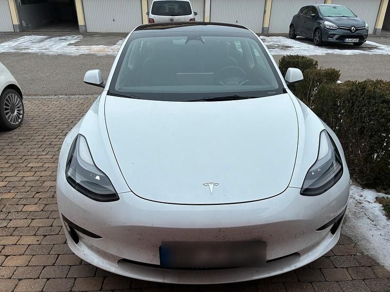 Gebraucht Tesla Model 3 Standard Range 239 kW (325 PS) 2022 Weiß Limousine