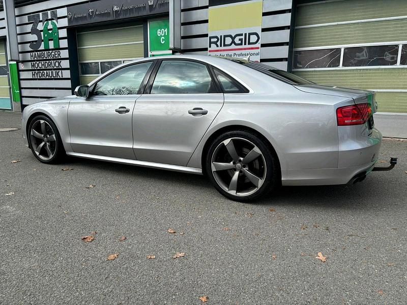 Gebraucht Audi S8 519 PS (381 kW) 2013 Silber Limousine