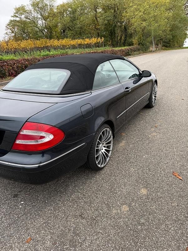 Gebraucht Mercedes CLK240 170 PS (125 kW) 2004 Blau Cabrio
