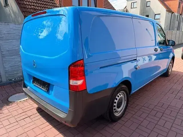 Gebraucht Mercedes Vito 88 PS (64 kW) 2018 Blau Van