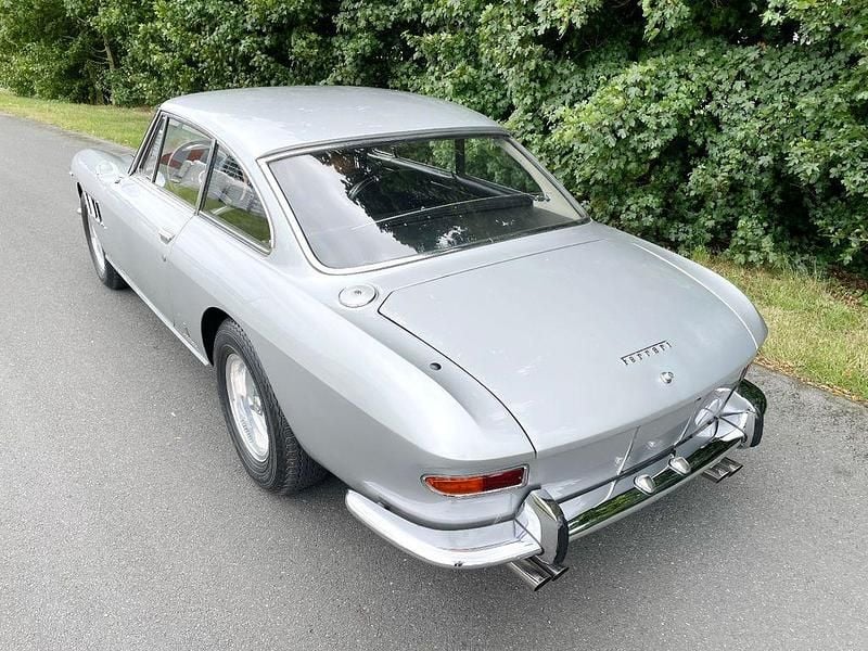 Second-hand Ferrari 330 300 CP (220 kW) 1966 Argintiu Coupe