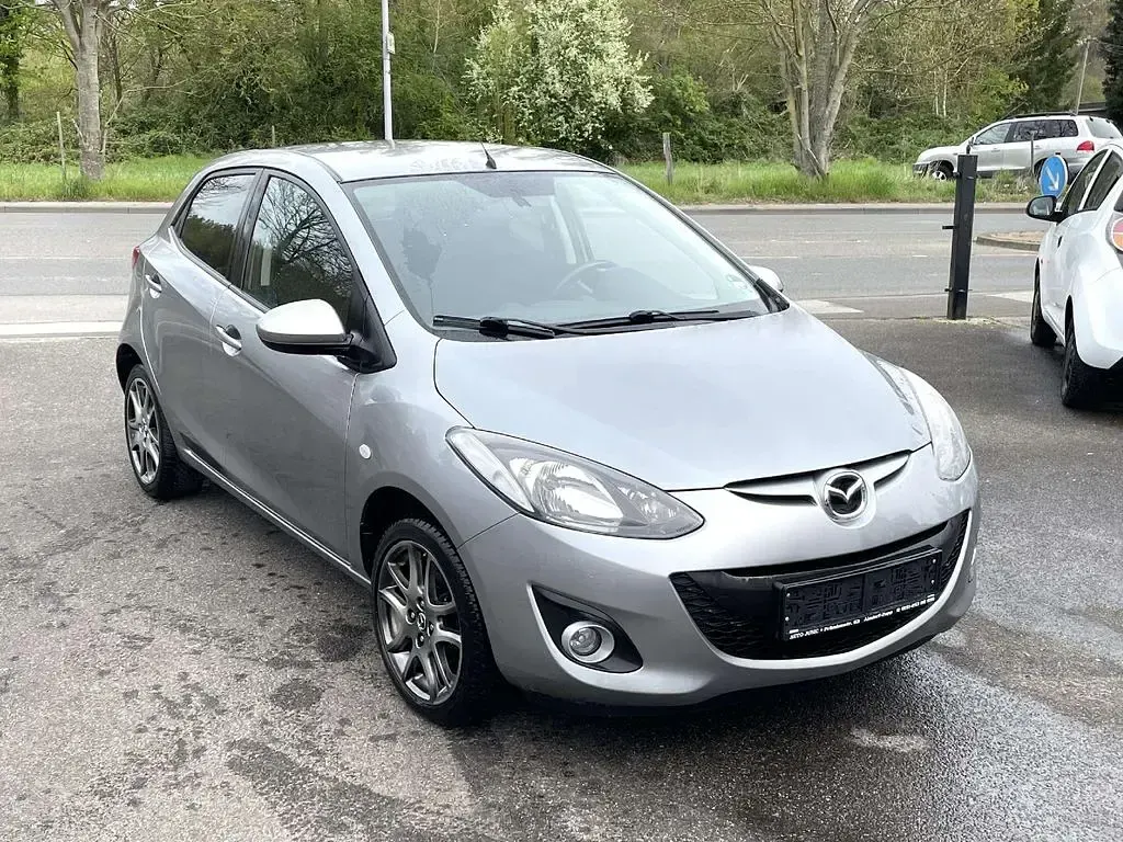 Gebraucht Mazda 2 84 PS (61 kW) 2014 Grau Limousine