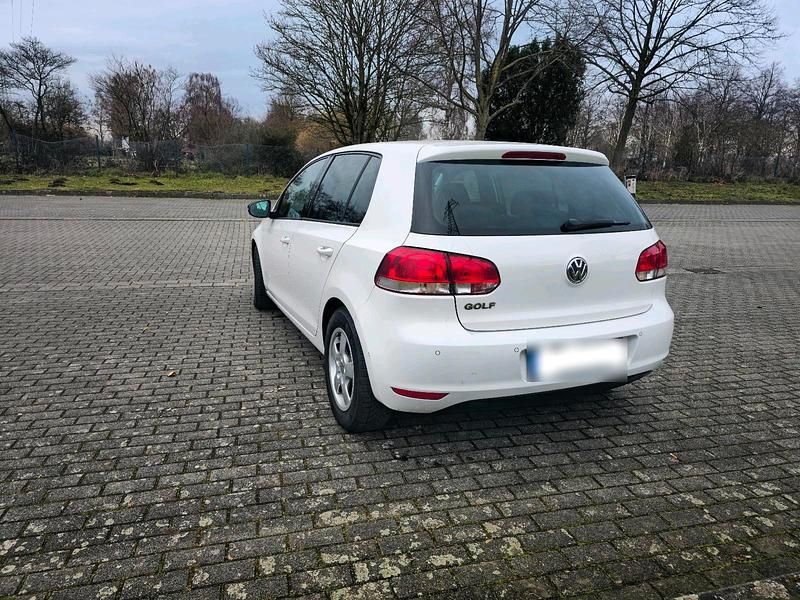 Gebraucht VW Golf VI 80 PS (58 kW) 2009 Weiß Kleinwagen