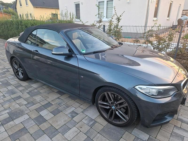 Grau Gebraucht 2015 BMW 220 M Sport Cabrio | 13.999 € (Superpreis) - Bild 1/3