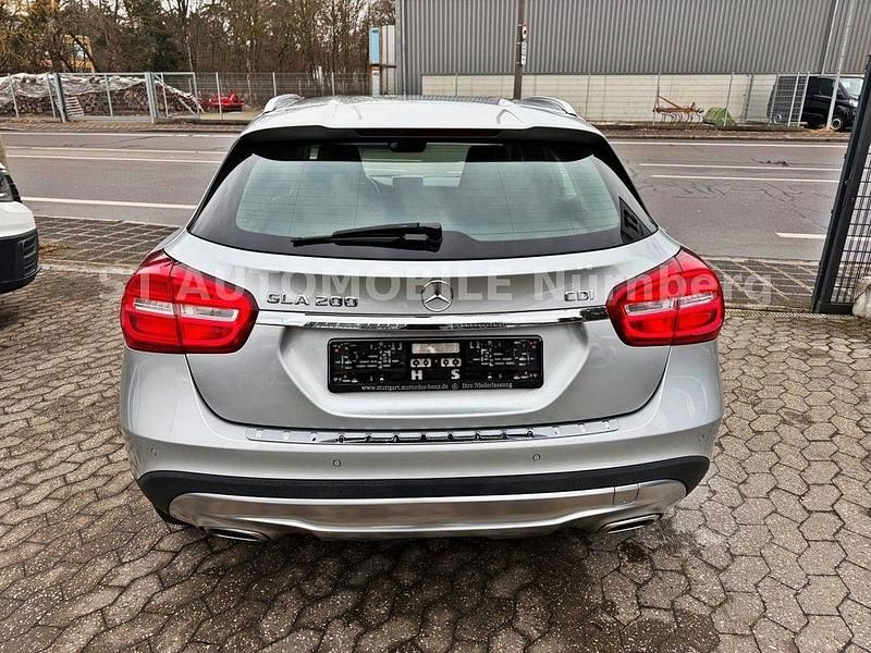 Usata Mercedes GLA200 136 CV (100 kW) 2014 Argento SUV
