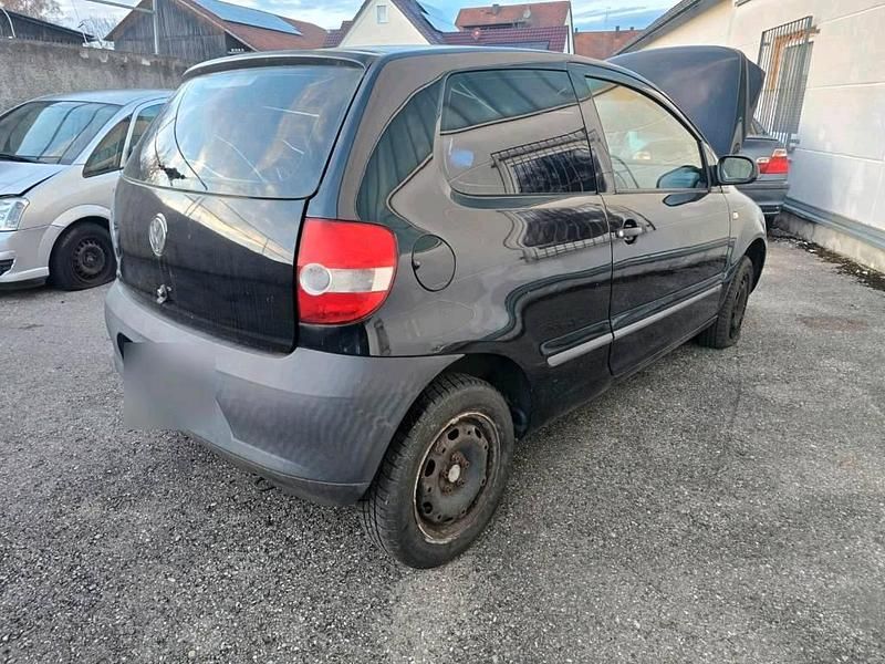 Second-hand VW Fox 75 CP (55 kW) 2006 Negru Hatchback