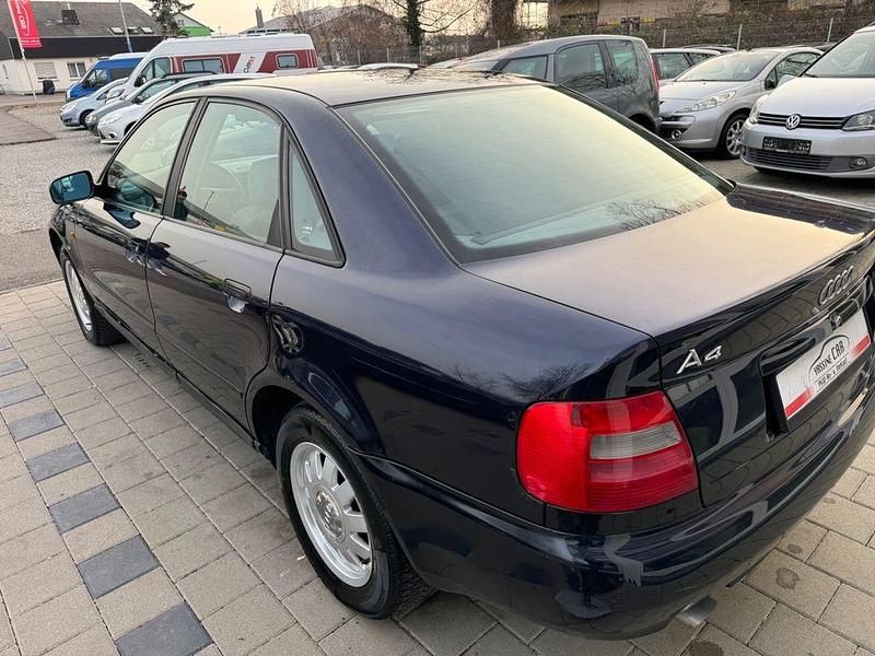 Gebraucht Audi A4 101 PS (74 kW) 1998 Blau Limousine