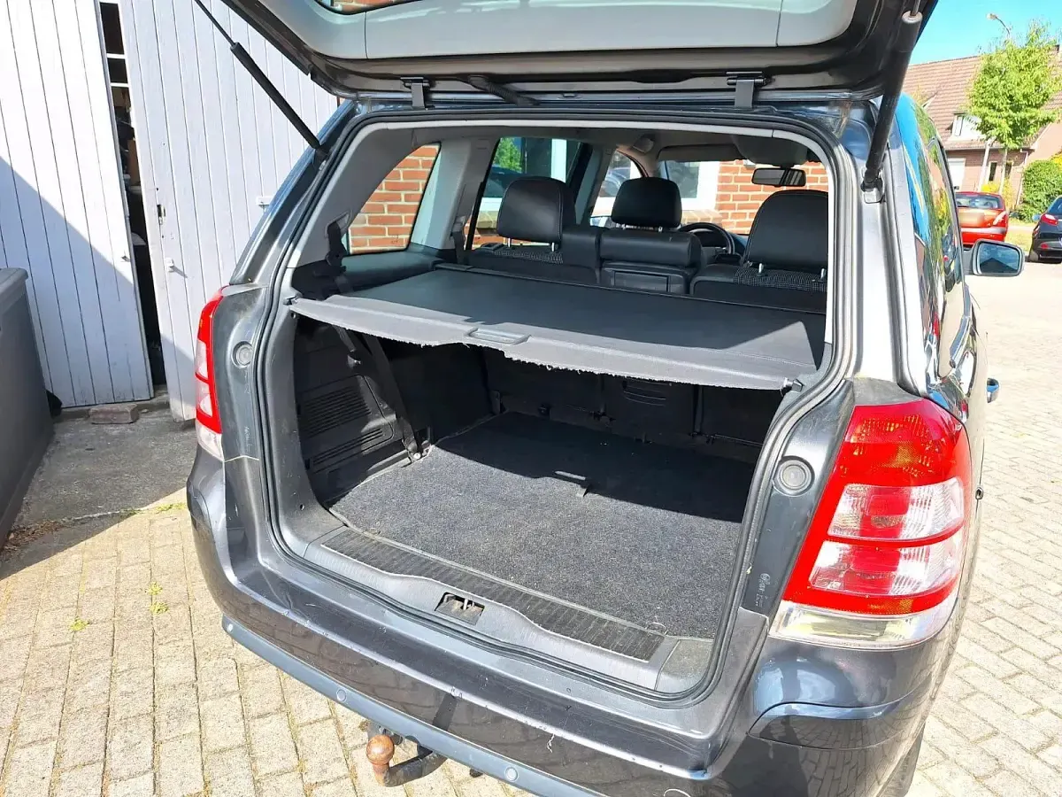 Gebraucht Opel Zafira 150 PS (110 kW) 2010 Grau Van / Kleinbus
