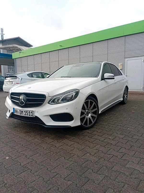 Weiß Gebraucht 2014 Mercedes E350 AMG Limousine | 13.900 € (Superpreis) - Bild 1/4