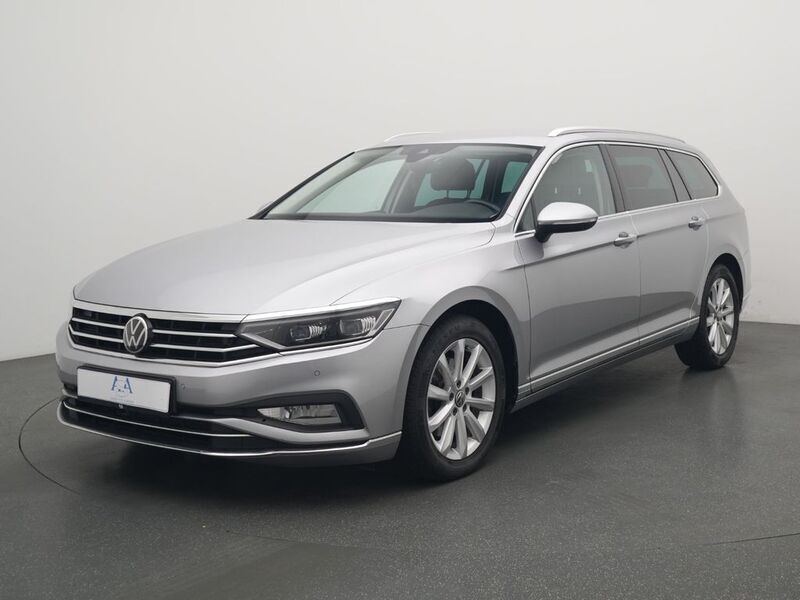 Silber Gebraucht 2021 VW Passat Elegance Kombi | 21.940 € (Fairer Preis) - Bild 1/3