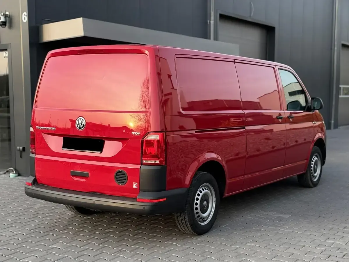 Käytetty VW Transporter 102 HP (75 kW) 2017 Punainen Van