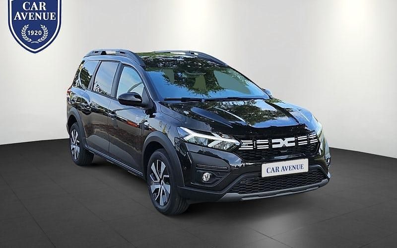 Gebraucht Dacia Jogger Expression 110 PS (80 kW) 2025 Schwarz Van / Kleinbus