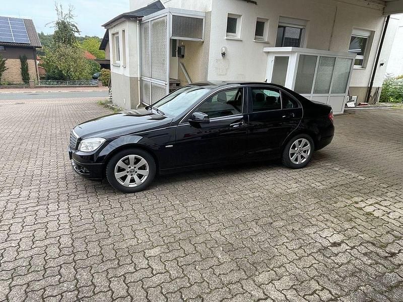Gebraucht Mercedes C180 156 PS (114 kW) 2010 Schwarz Limousine