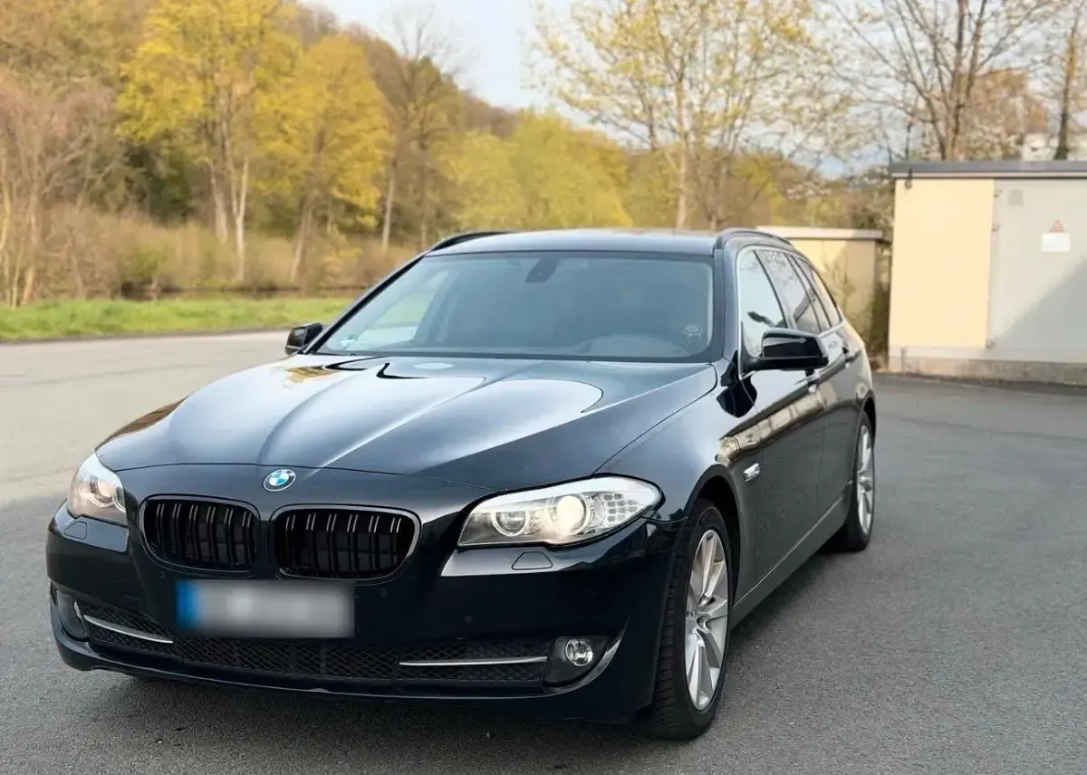 Second-hand BMW 530 258 CP (189 kW) 2011 Negru Break