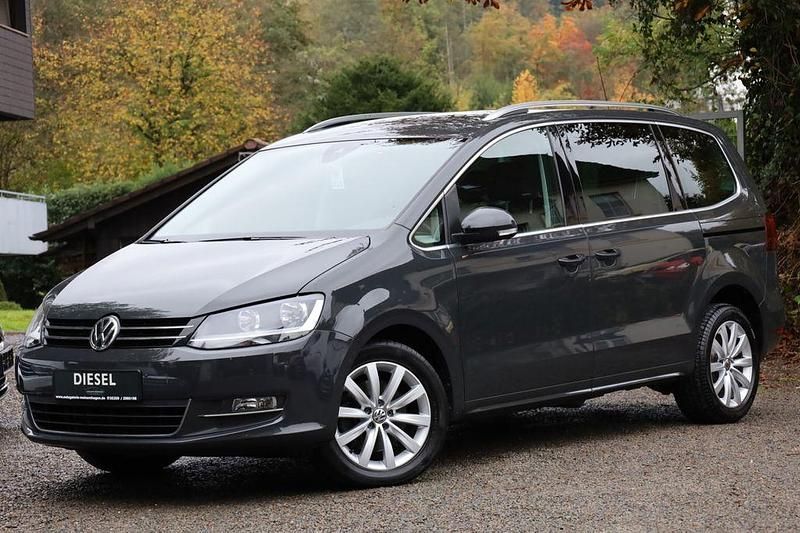 Gebraucht VW Sharan Highline 150 PS (110 kW) 2020 Grau Van / Kleinbus
