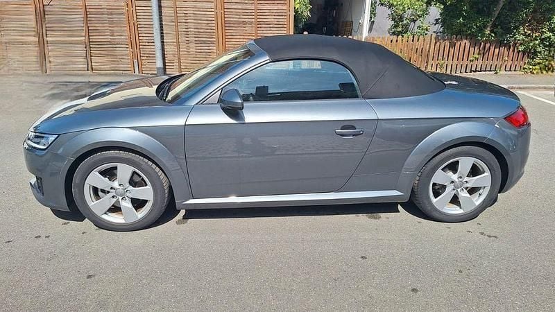 Gebraucht Audi TT Roadster 179 PS (131 kW) 2015 Grau Cabrio