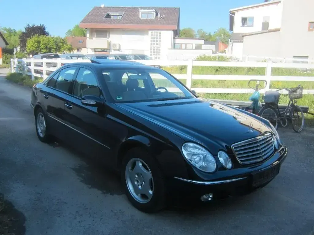 Gebraucht Mercedes E240 Elegance 177 PS (130 kW) 2002 Blau Limousine