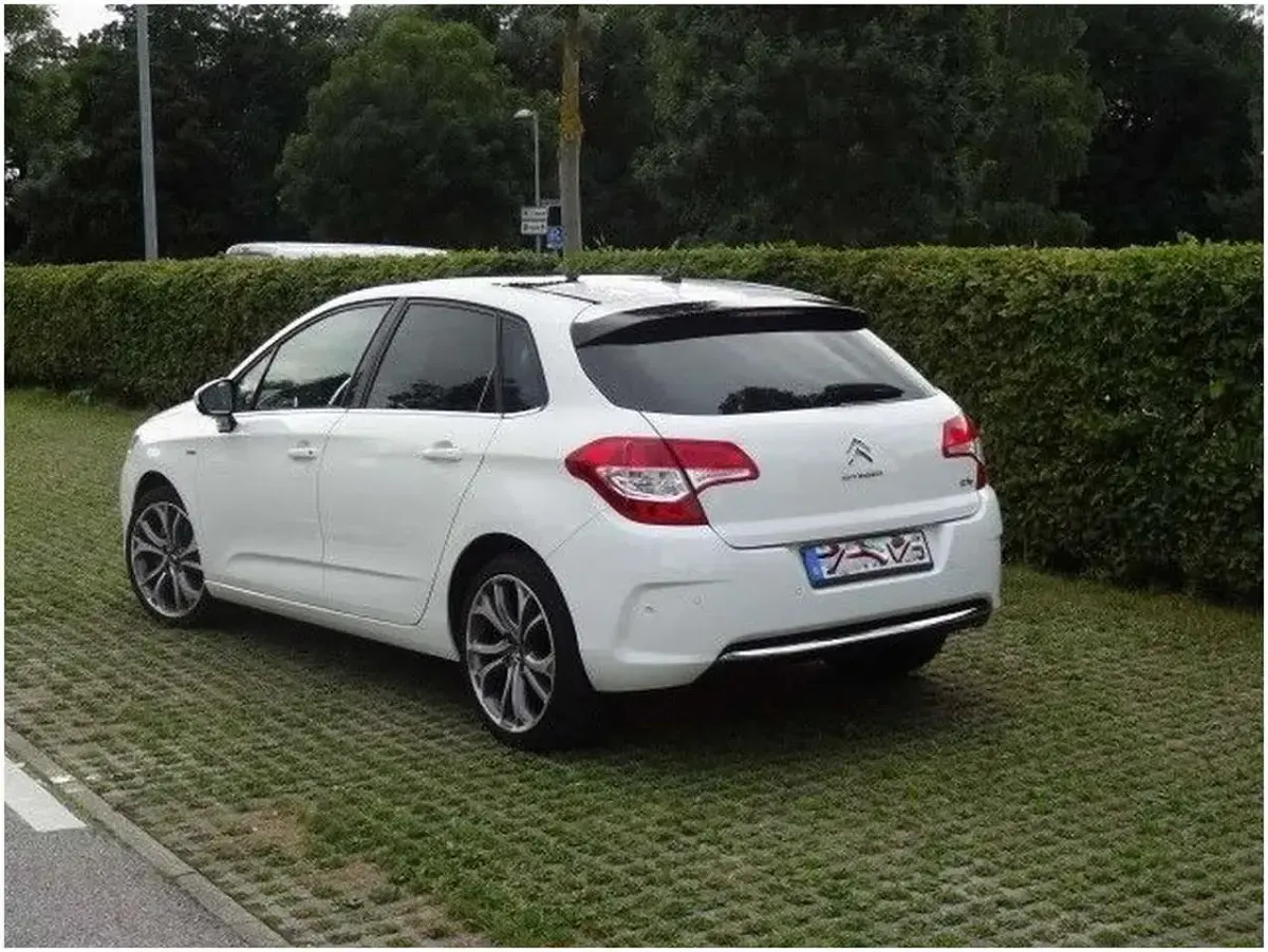 Used Citroën C4 Exclusive 150 HP (110 kW) 2011 White Sedan