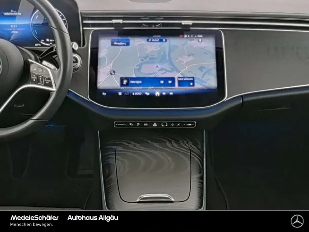 Gebraucht Mercedes E300 Avantgarde 313 PS (230 kW) 2025 Lack graphitgrau Kombi
