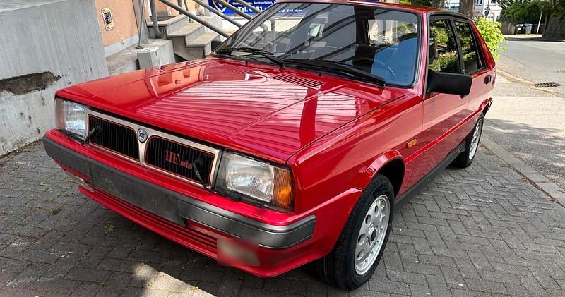 Gebraucht Lancia Delta 132 PS (97 kW) 1989 Rot Kleinwagen