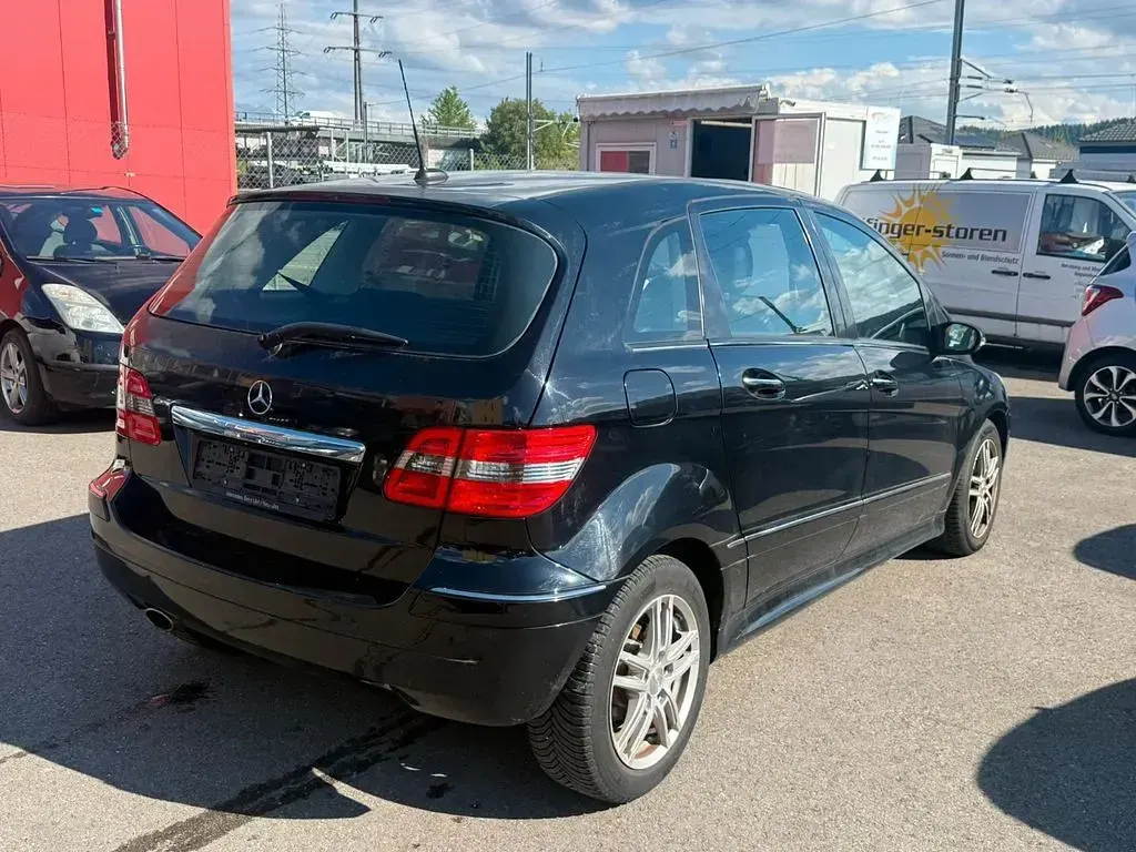 Gebraucht Mercedes B200 136 PS (100 kW) 2005 Schwarz Van / Kleinbus