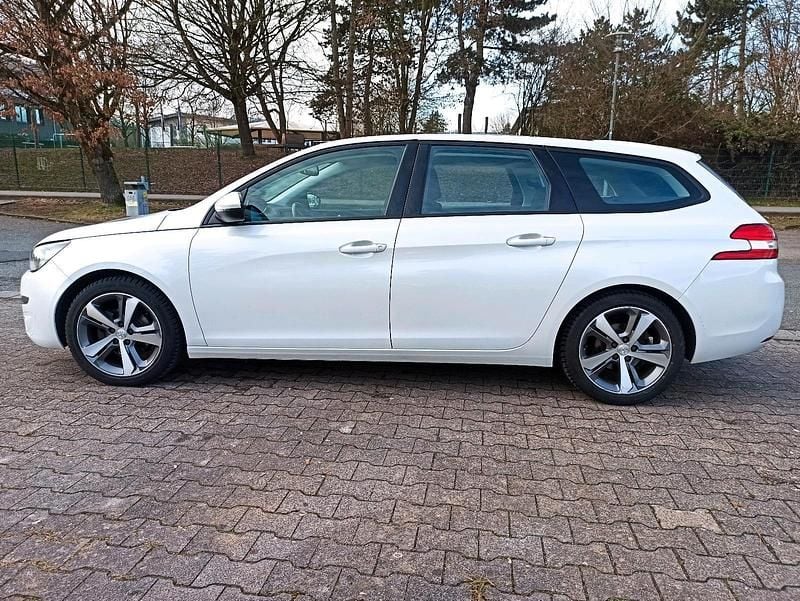 Gebraucht Peugeot 308 SW 131 PS (96 kW) 2015 Weiß Kombi