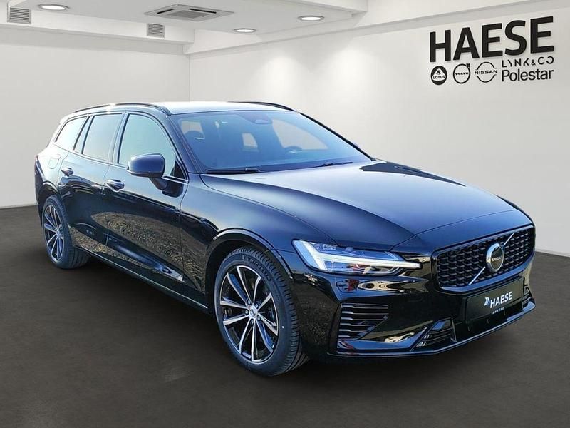 Neu Volvo V60 Plus 455 PS (334 kW) 2026 Onyx black / metallic Kombi