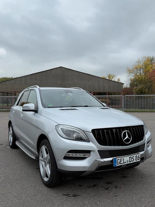 Gebraucht Mercedes ML350 258 PS (189 kW) 2012 Silber SUV