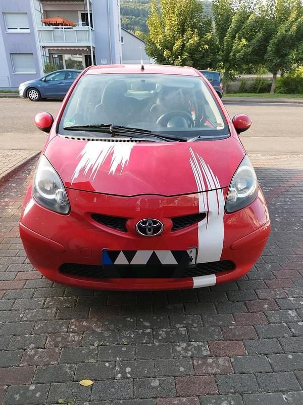 Rot Gebraucht 2008 Toyota Aygo Kleinwagen | 1.700 € (Guter Preis) - Bild 1/4