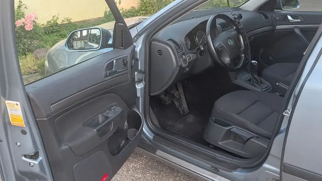 Gebraucht Skoda Octavia Ambiente 102 PS (75 kW) 2004 Blau Limousine