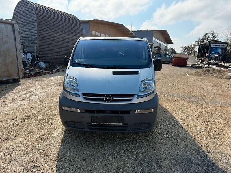 Gebraucht Opel Vivaro 101 PS (74 kW) 2003 Silber Van / Kleinbus