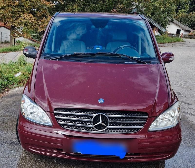 Rot Gebraucht 2008 Mercedes Viano Van / Kleinbus | 7.500 € (Guter Preis) - Bild 1/4
