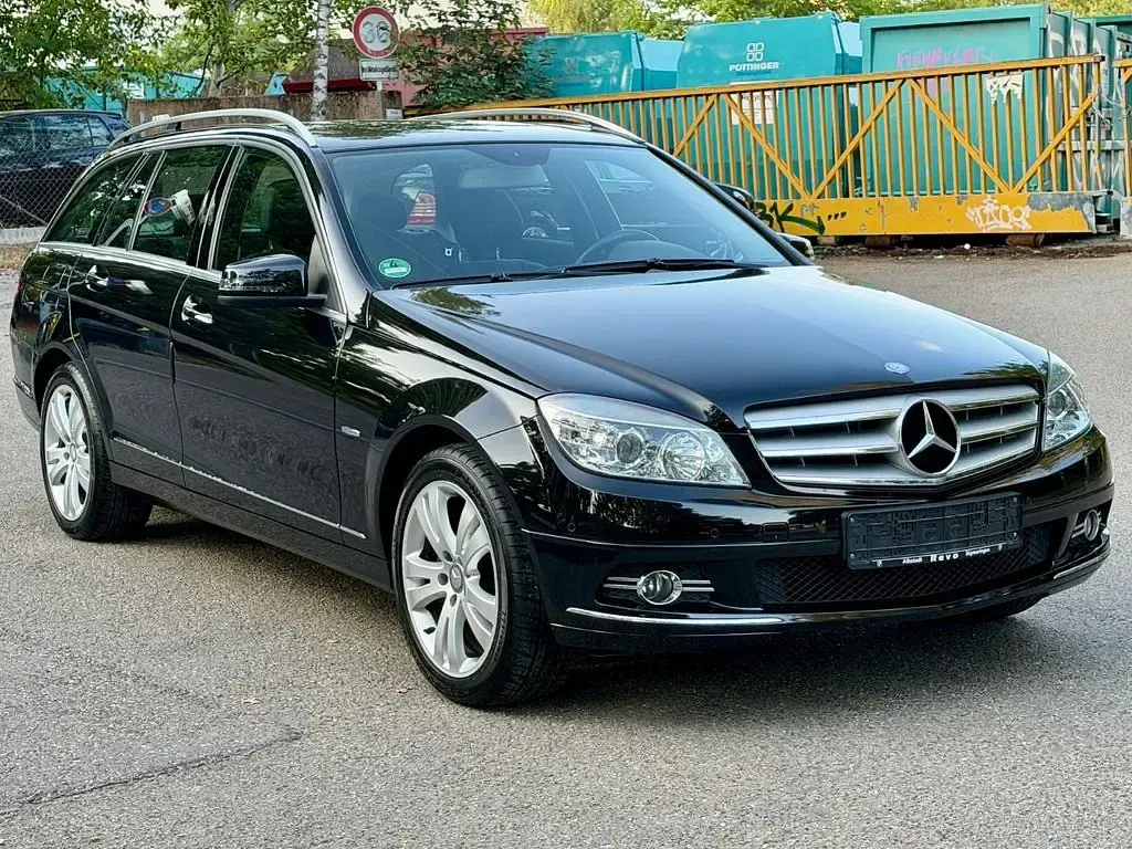 Gebraucht Mercedes C250 Avantgarde 204 PS (150 kW) 2010 Schwarz Limousine