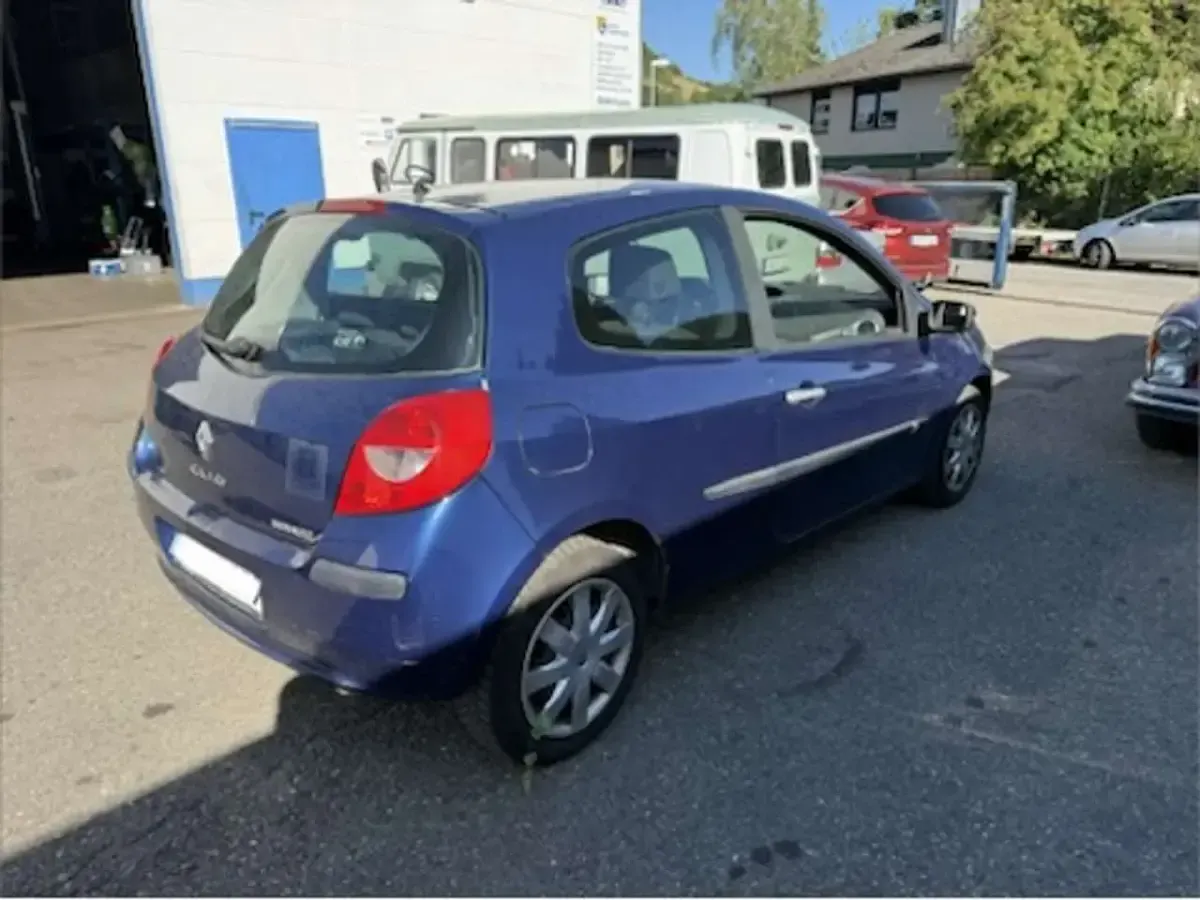 Gebraucht Renault Clio 88 PS (64 kW) 2006 Blau Kleinwagen