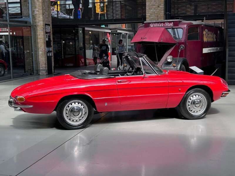 Rot Gebraucht 1967 Alfa Romeo Spider Cabrio | 64.800 € - Bild 1/4
