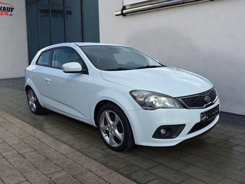 Gebraucht Kia ProCeed Spirit 128 PS (94 kW) 2011 Weiß Kleinwagen