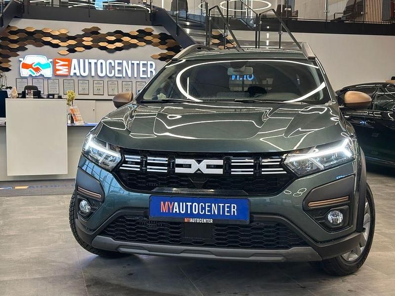 Gebraucht Dacia Jogger Extreme 101 PS (74 kW) 2023 Grün Van / Kleinbus
