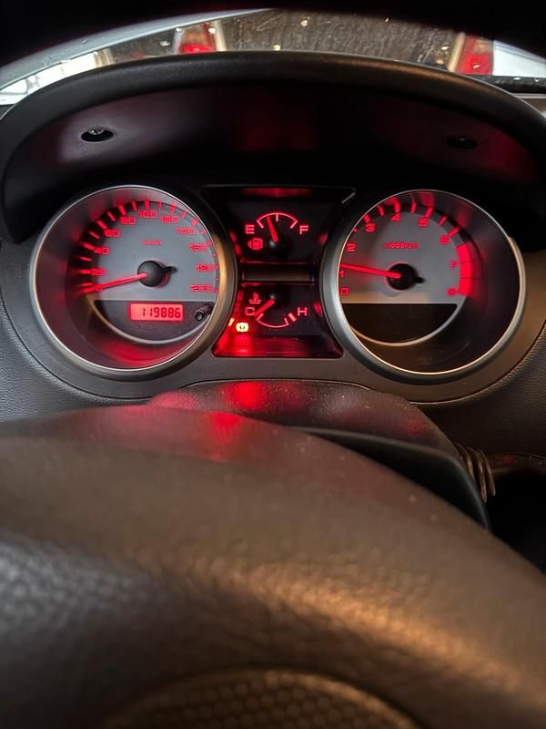 Gebraucht Subaru Justy 94 PS (69 kW) 2006 Silber Kleinwagen