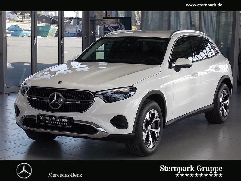 Gebraucht Mercedes GLC300e 204 PS (150 kW) 2023 Unilack polarweiß SUV
