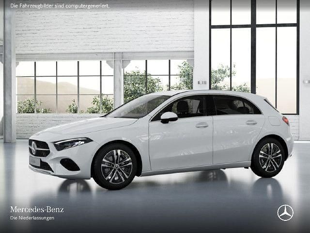 Weiß Gebraucht 2025 Mercedes A200 Progressive Limousine | 31.890 € (Fairer Preis) - Bild 1/4